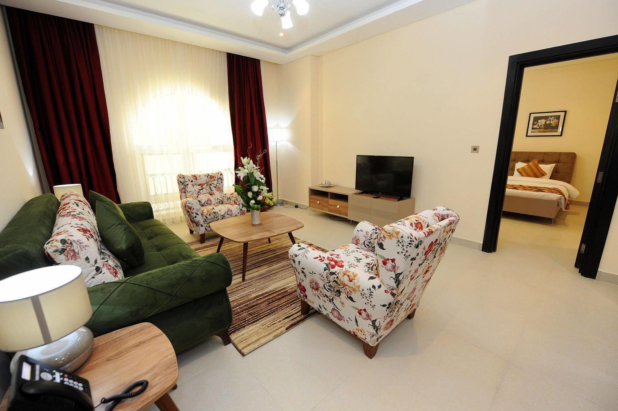 Al Mansour Park Inn Hotel&Apartment Доха Екстер'єр фото