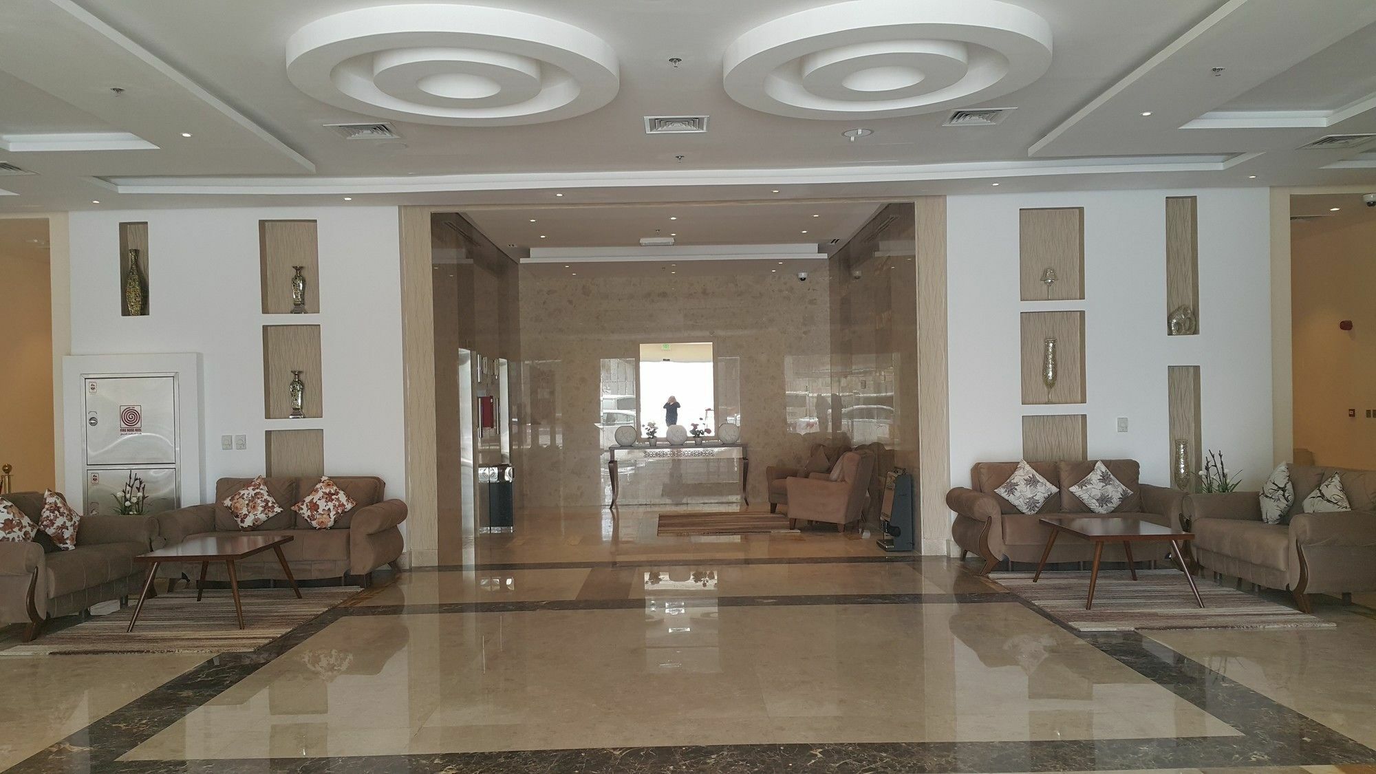 Al Mansour Park Inn Hotel&Apartment Доха Екстер'єр фото
